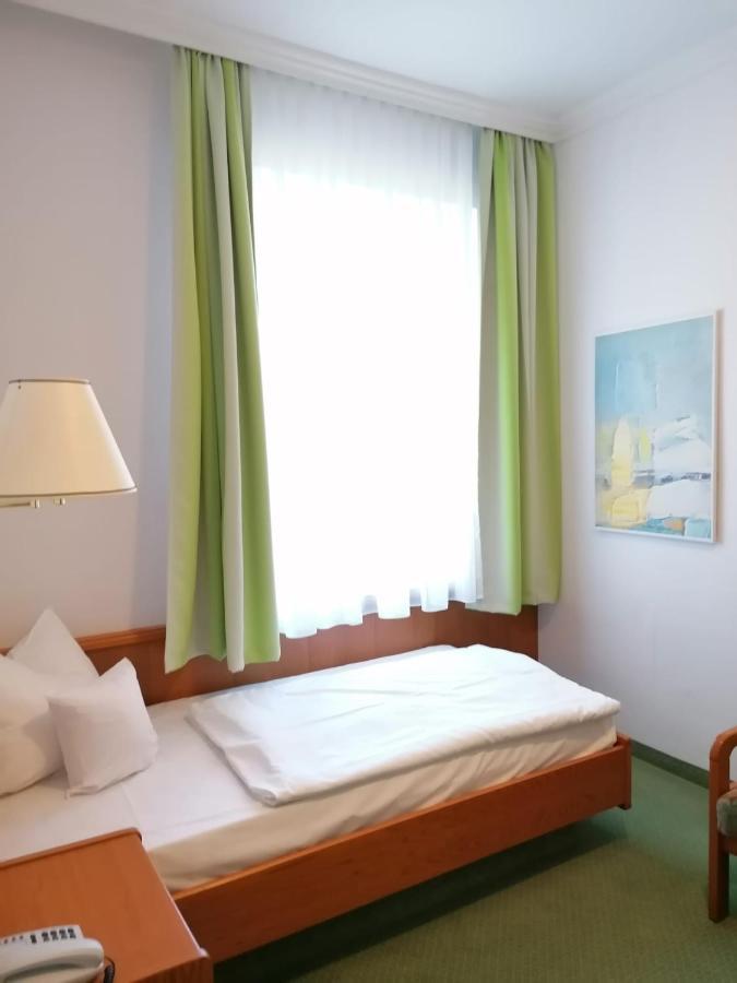 Hotel Wendelstein Розенхайм Экстерьер фото